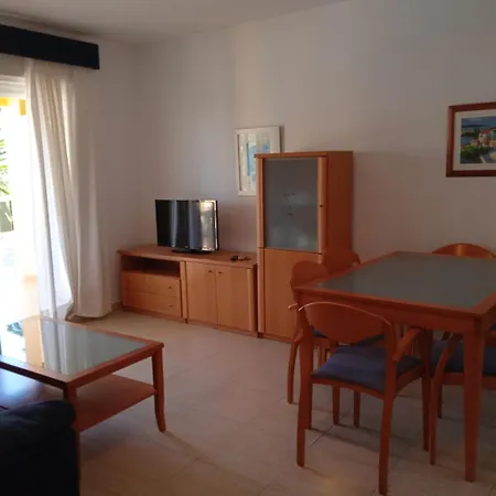 La Riviera - Vista Piscina- Serviden Apartment